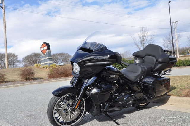 Street Glide® Limited