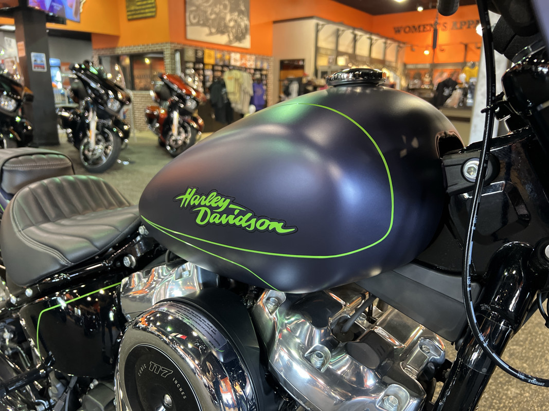 Street Bob®