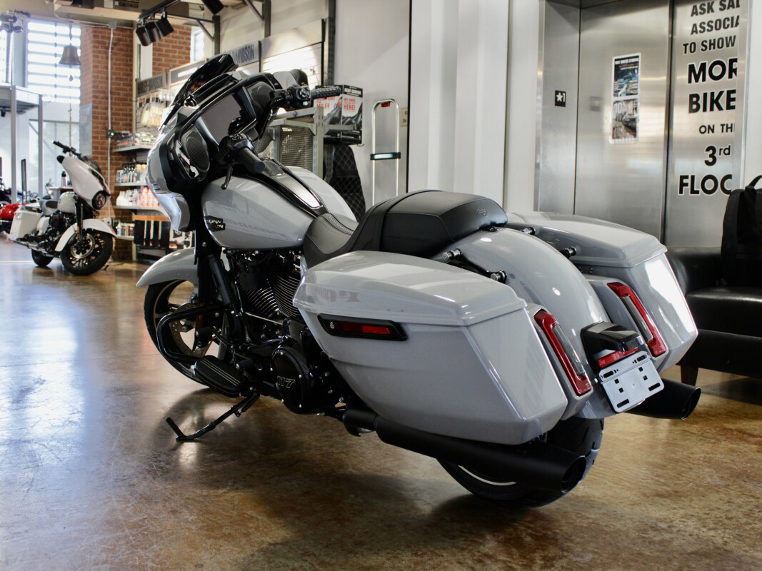 Street Glide®