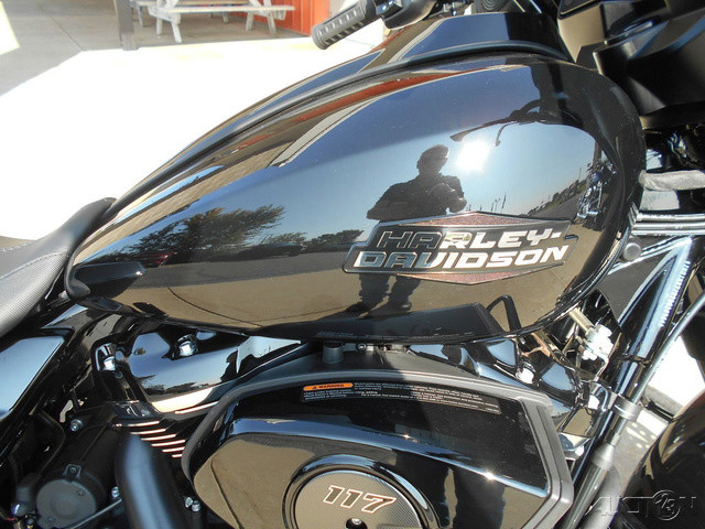 Street Glide®
