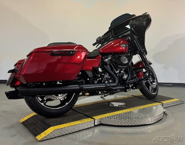 Street Glide®