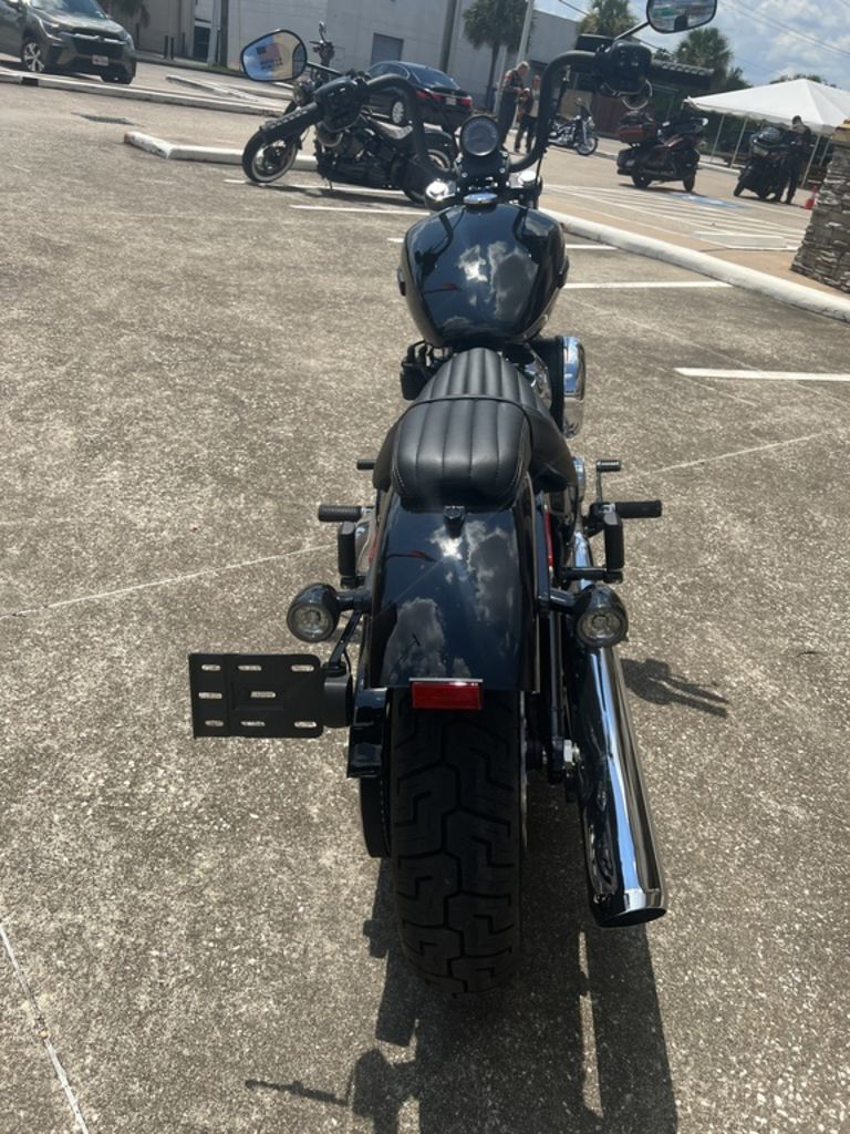 Street Bob®