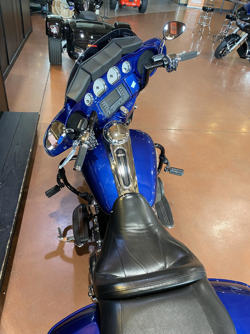 Street Glide®