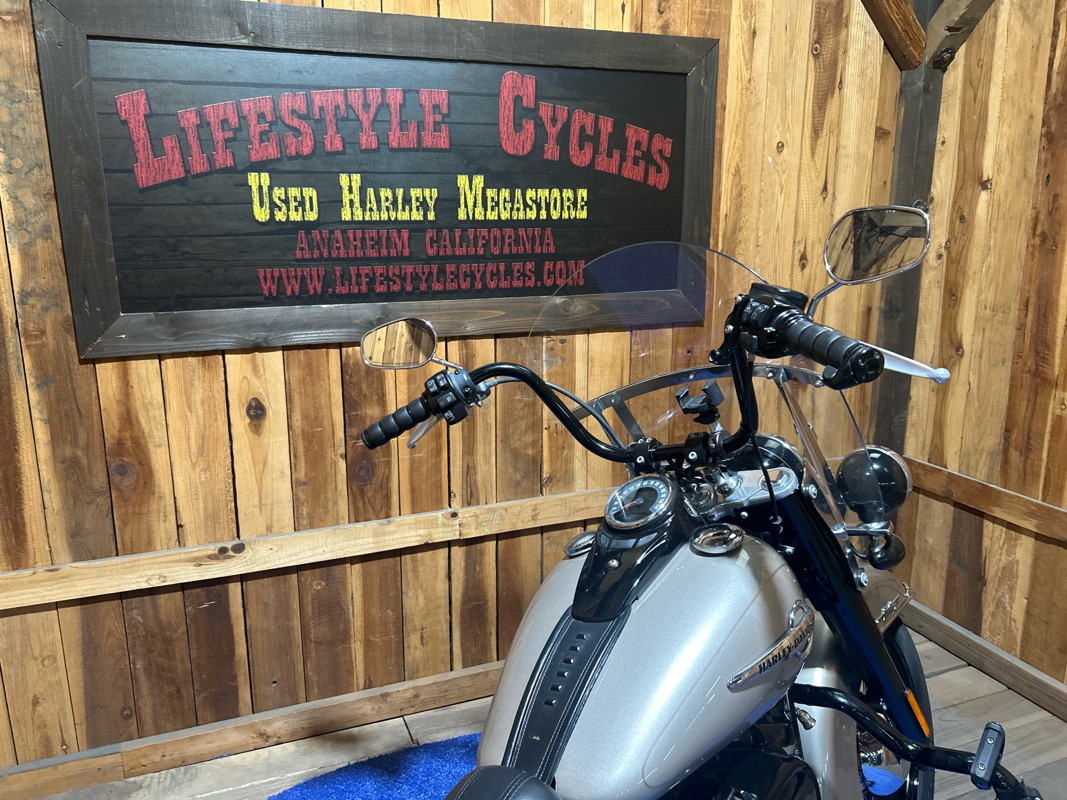 Softail® Heritage Classic 114