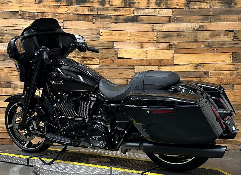 Street Glide®