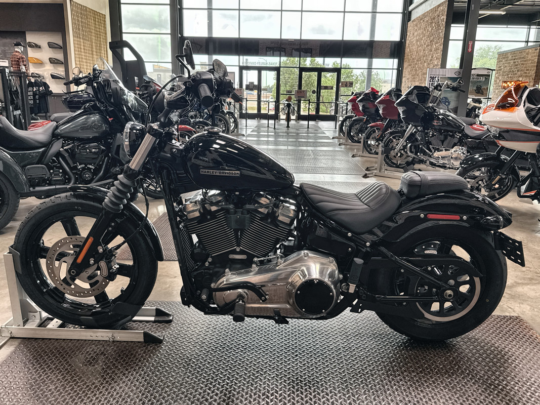 Street Bob®