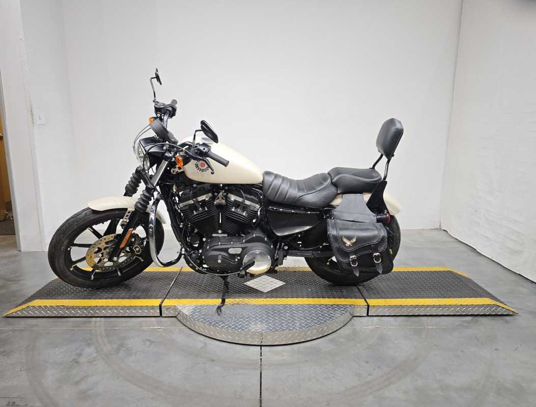 Iron 883®