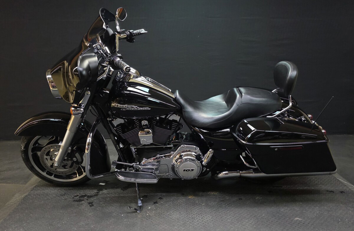 Street Glide®