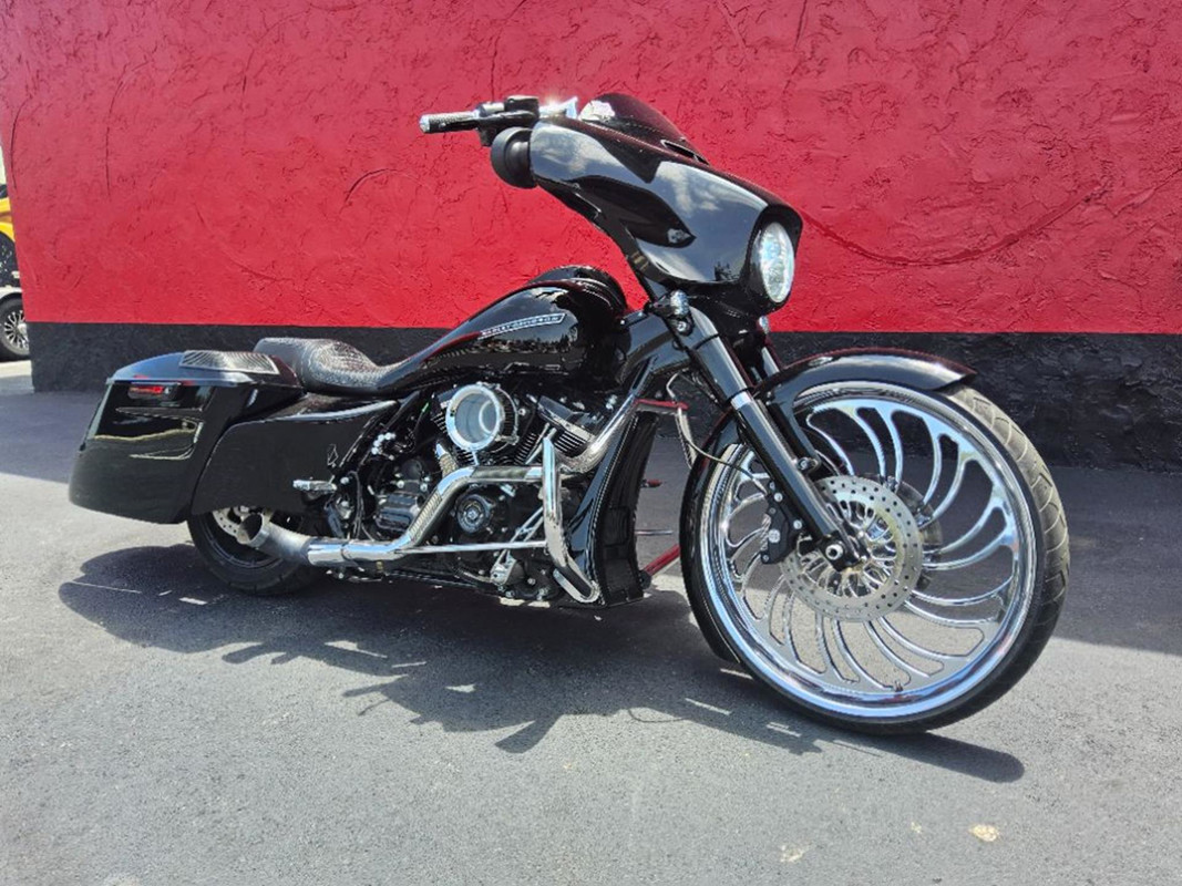 Street Glide®