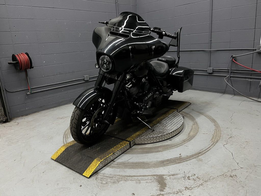 Street Glide®
