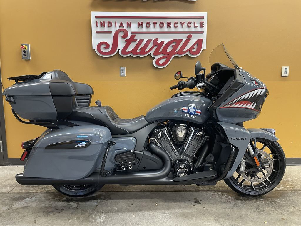 Pursuit Dark Horse