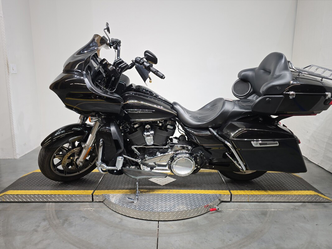 Road Glide® Ultra