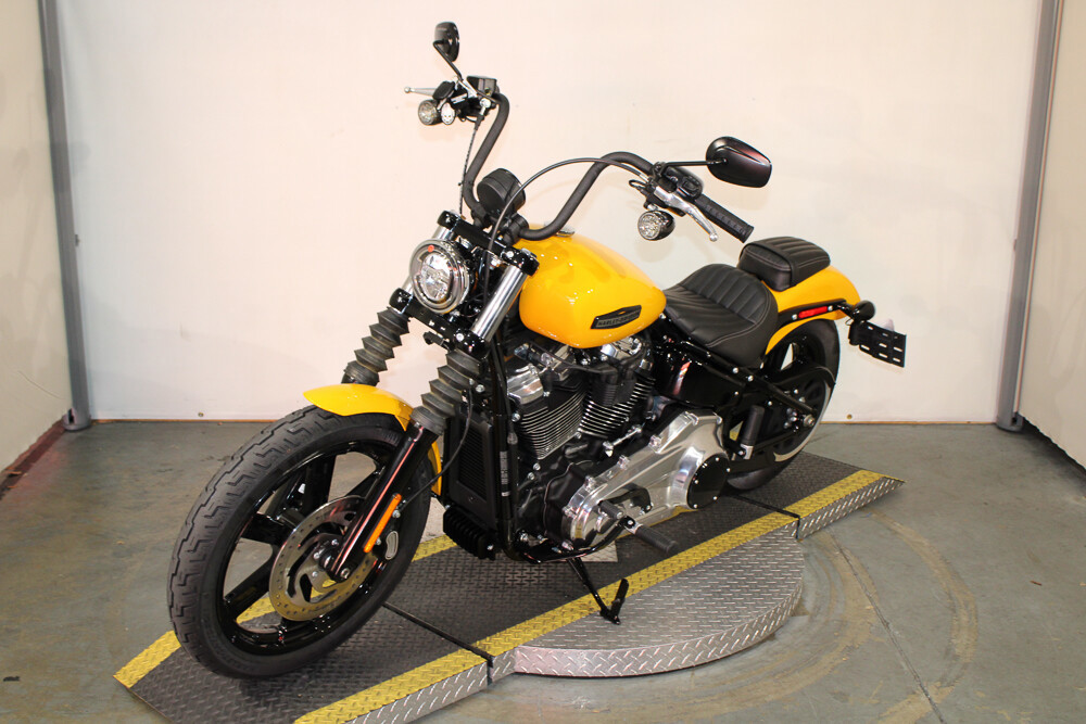 Street Bob®