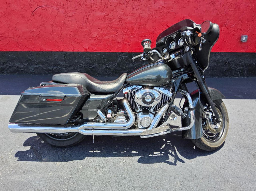 Street Glide®