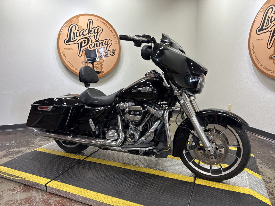 Street Glide®
