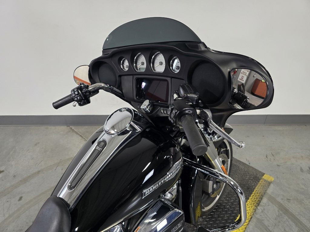 Street Glide®
