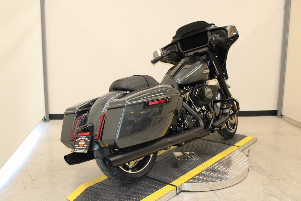 Street Glide®