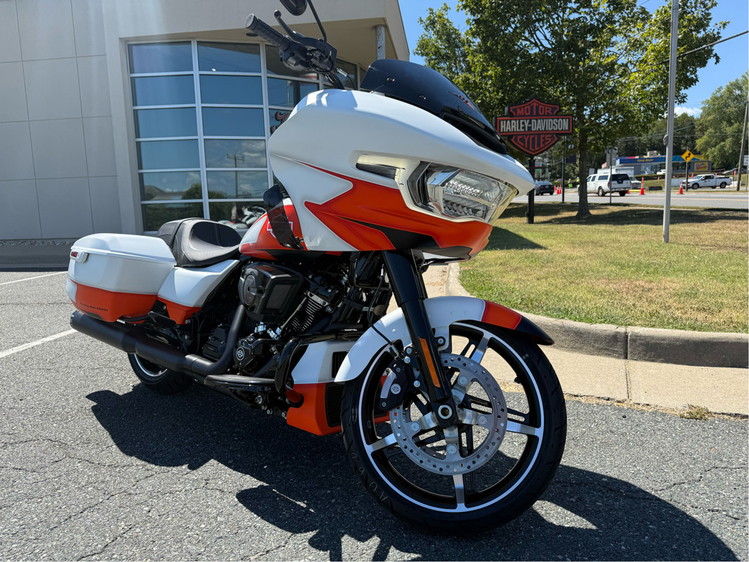 Road Glide®