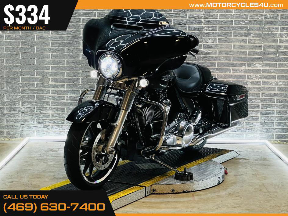 Street Glide®