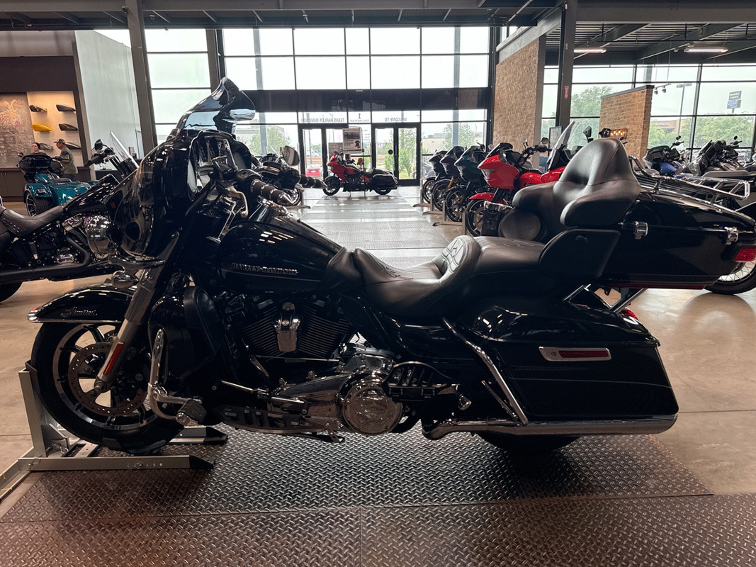 Electra Glide® Ultra Limited® Low