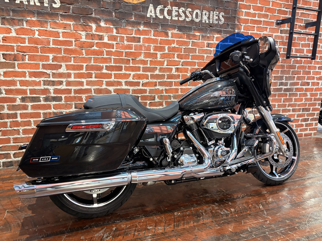 Street Glide®