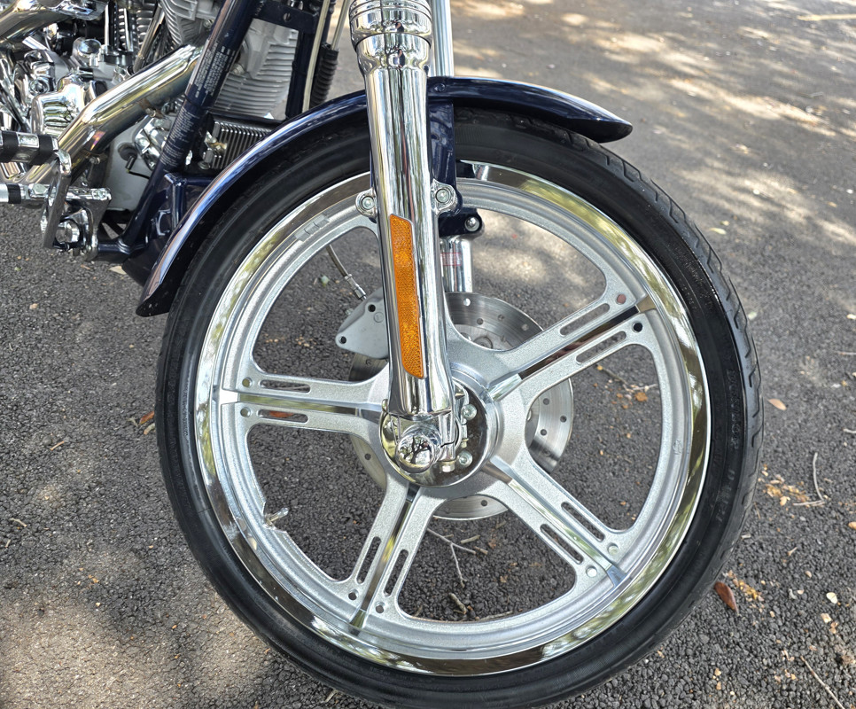 Dyna® Wide Glide® 3