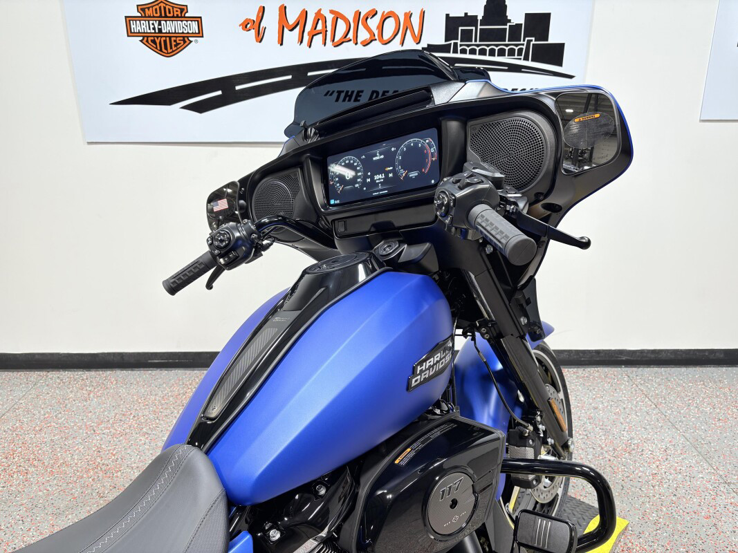 Street Glide®