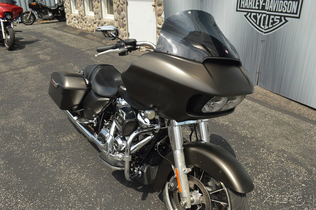 Road Glide®