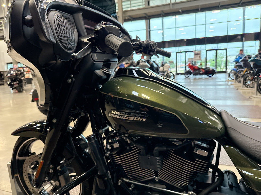 Street Glide®