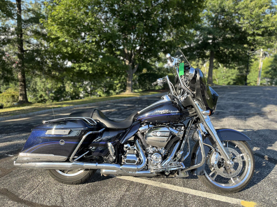 Street Glide®