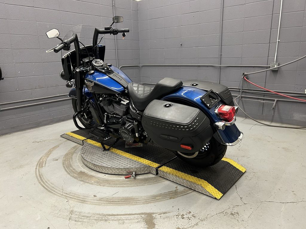 Softail® Heritage Classic 114 115th Anniversary