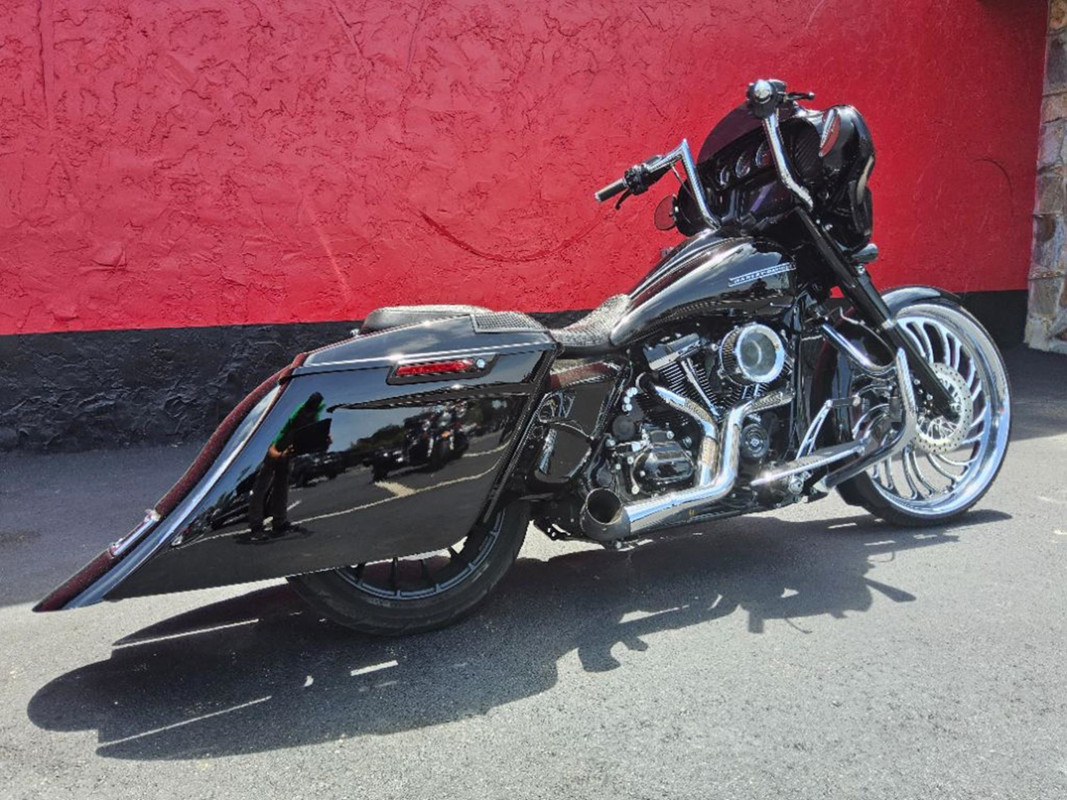 Street Glide®