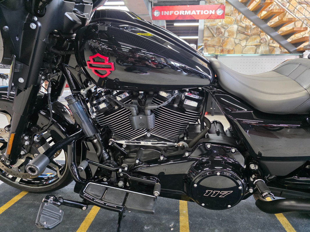 Street Glide®
