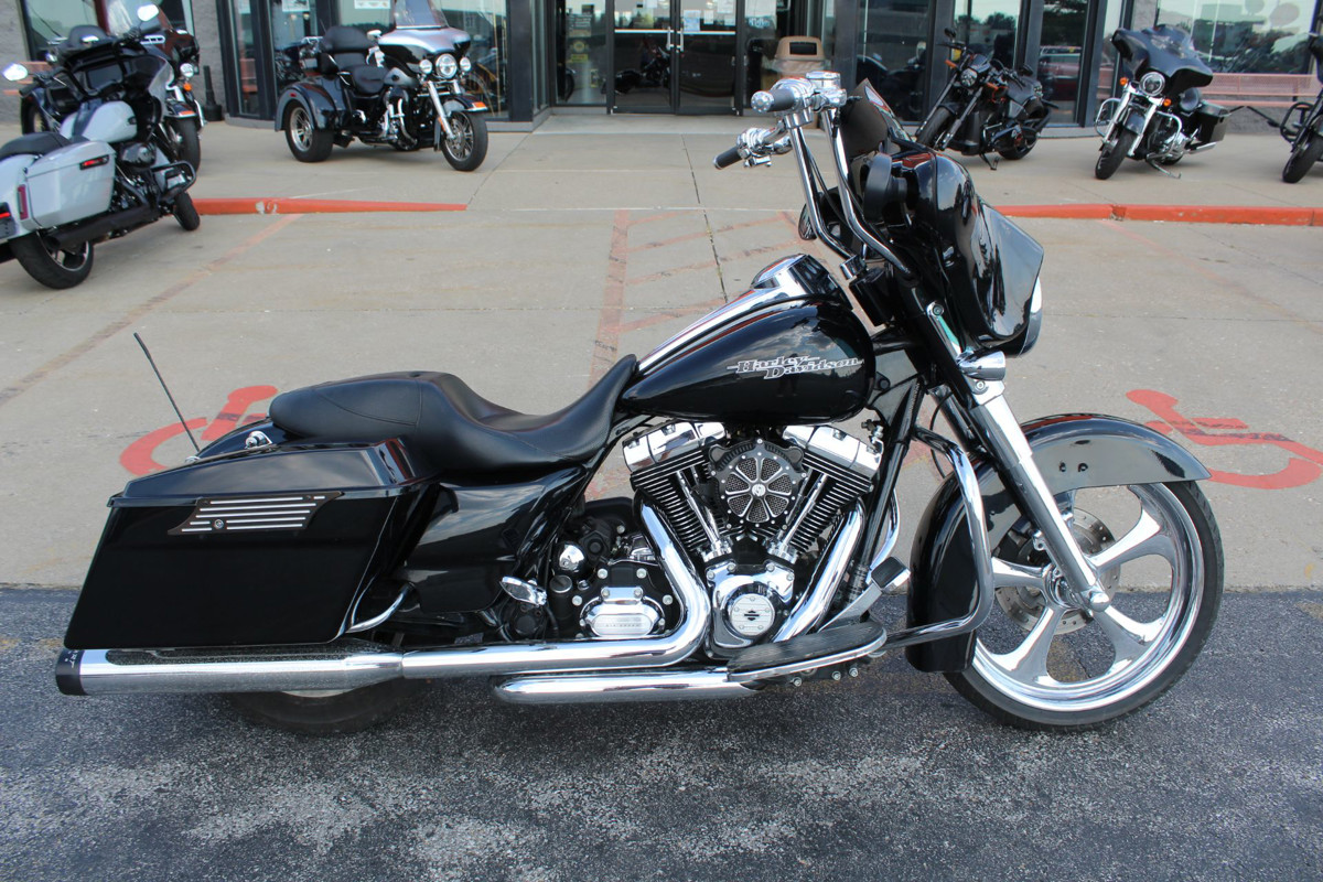 Street Glide®