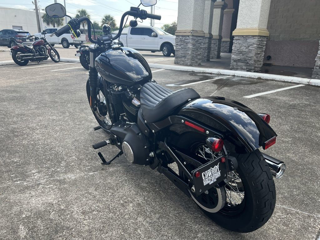 Street Bob®