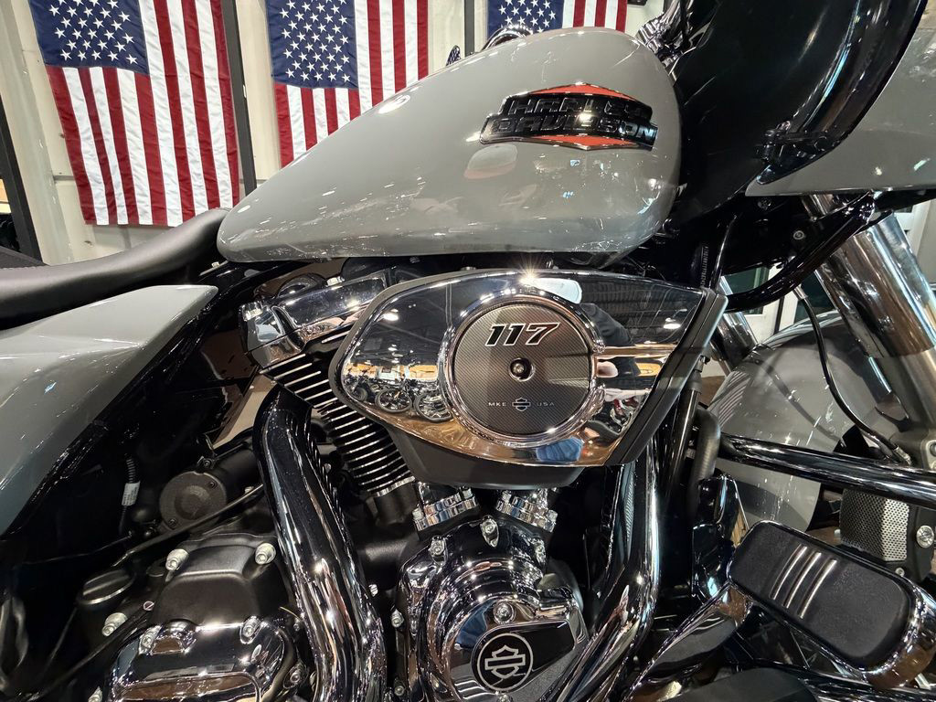Road Glide®