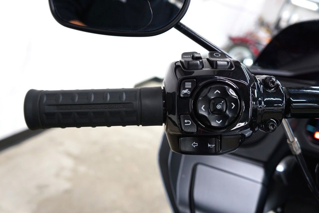 Road Glide®