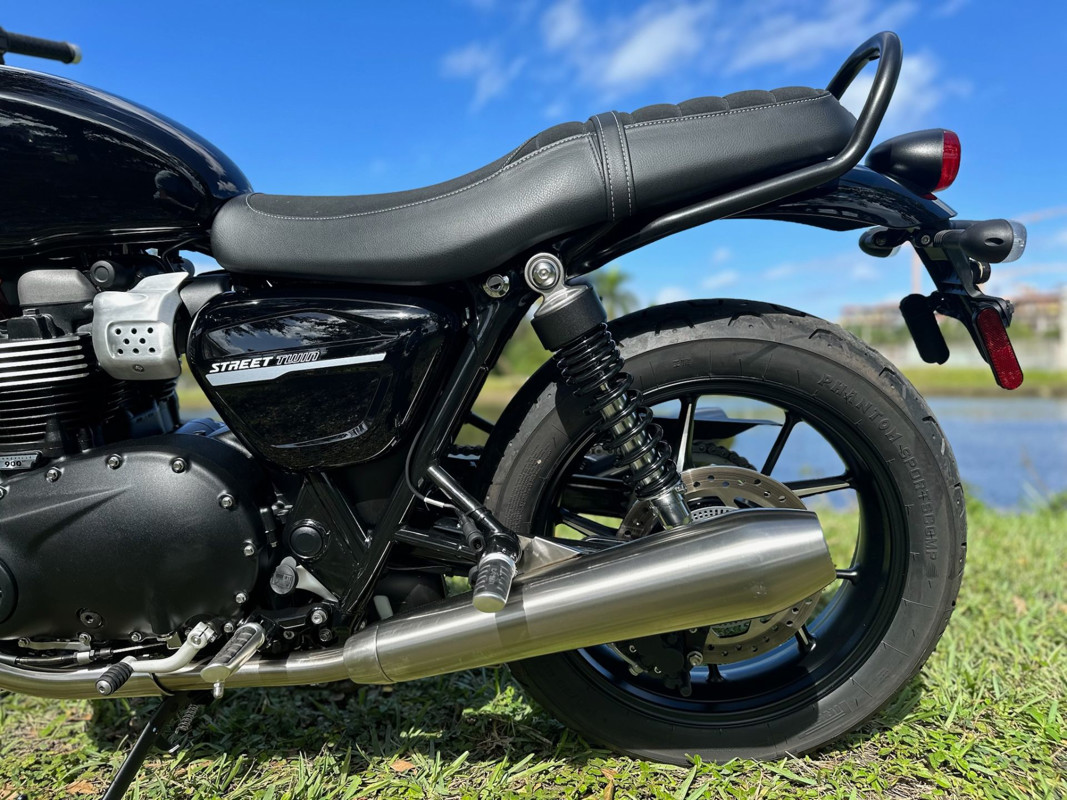 STREET TWIN 