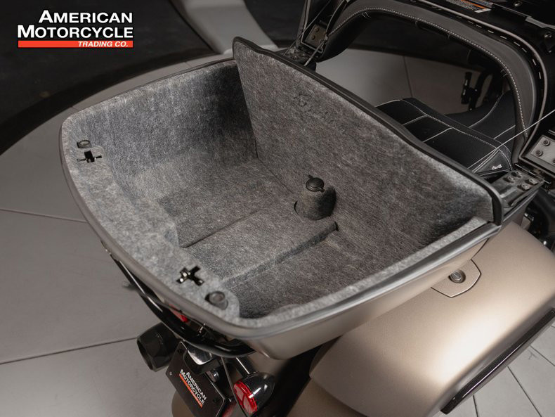 Roadmaster Dark Horse