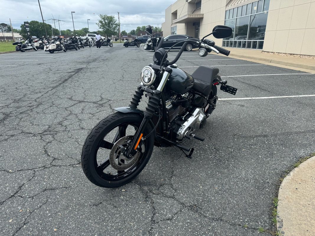Street Bob®