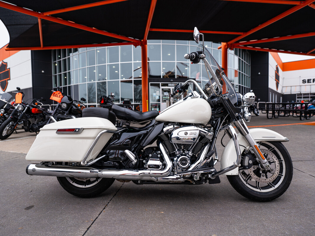 2019 road king police