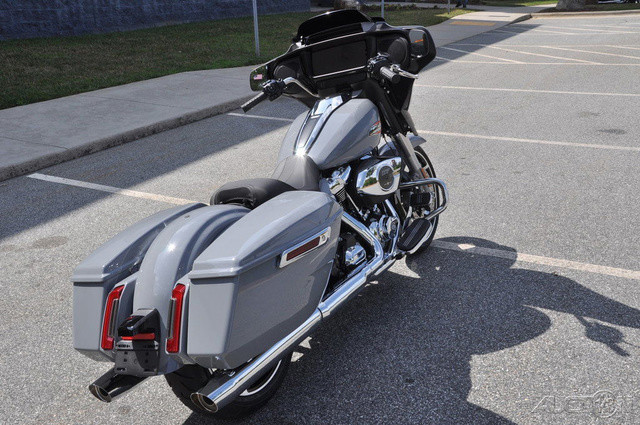 Street Glide®