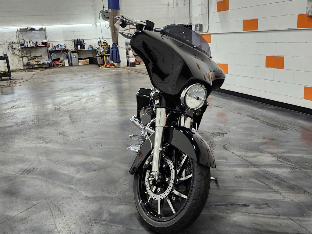 Street Glide®