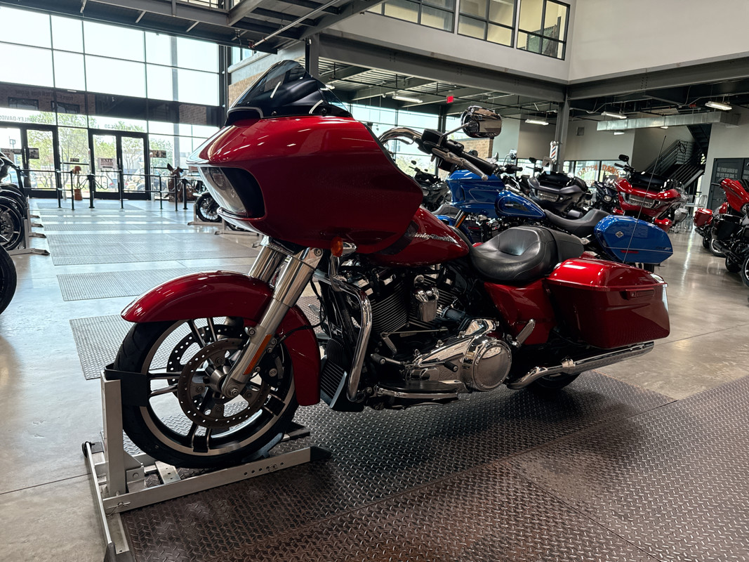 Road Glide®