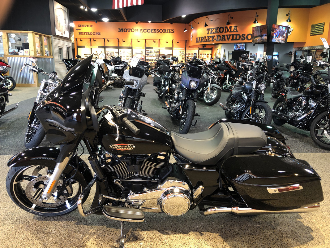 Street Glide®