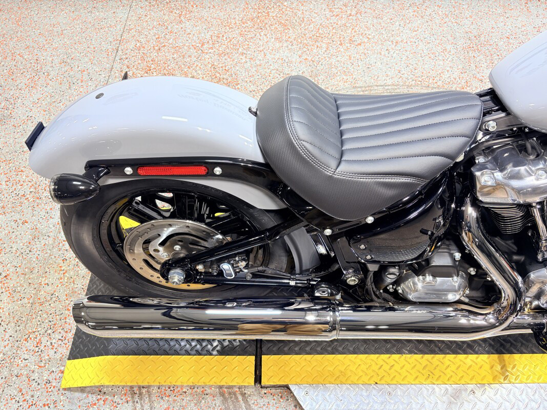 Street Bob®