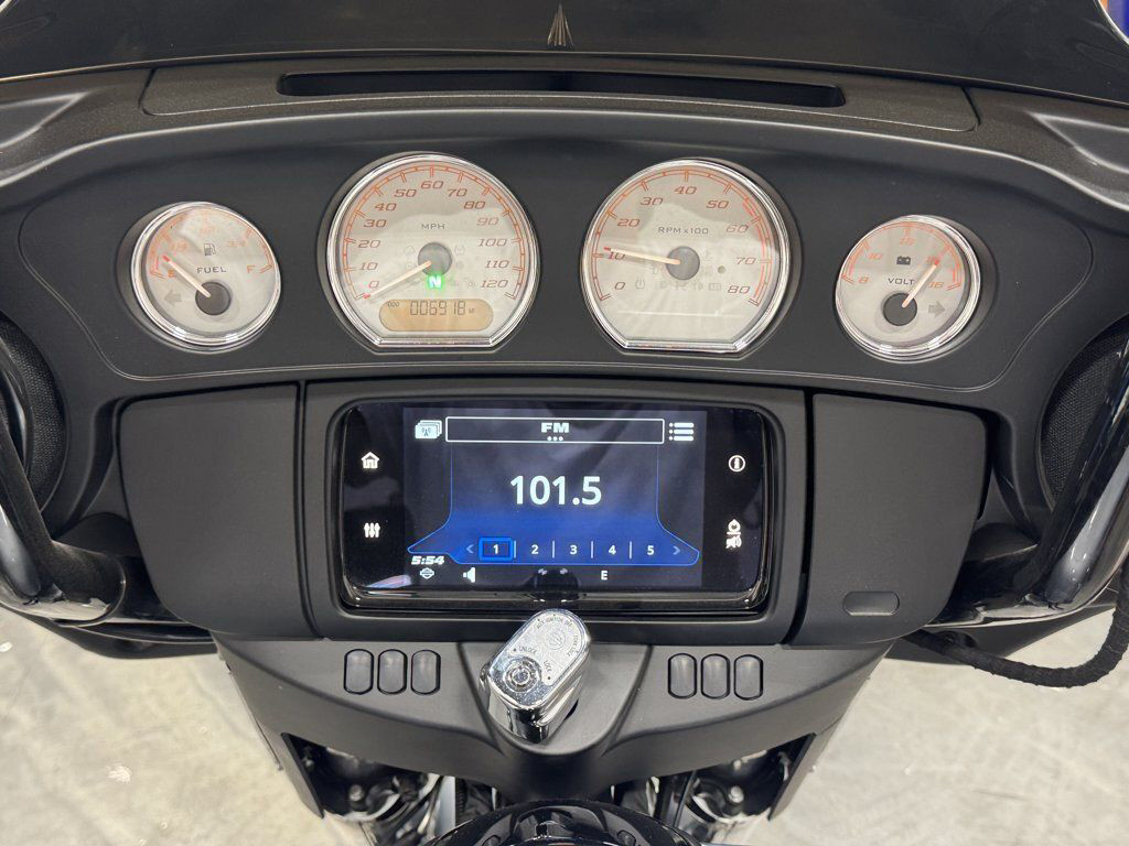 Street Glide®