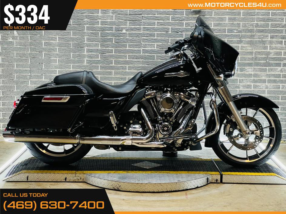 Street Glide®