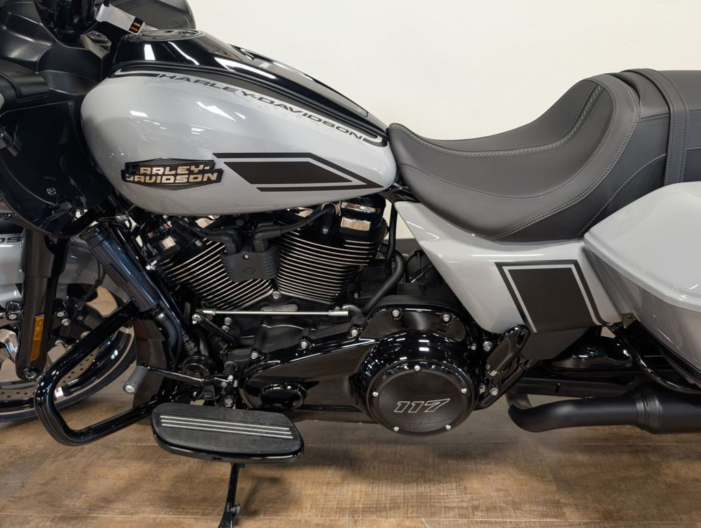 Road Glide®