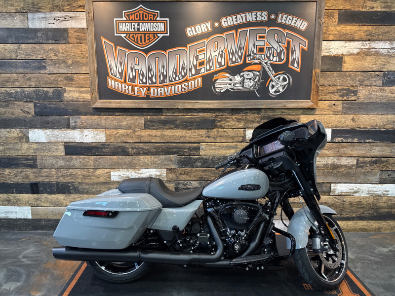 Street Glide®